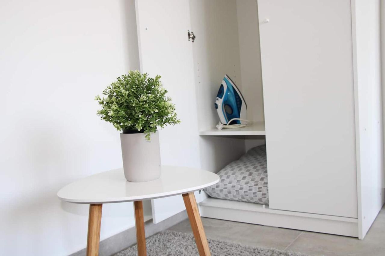 New & Modern Apartment With Beautiful Lake View! Lugano Luaran gambar