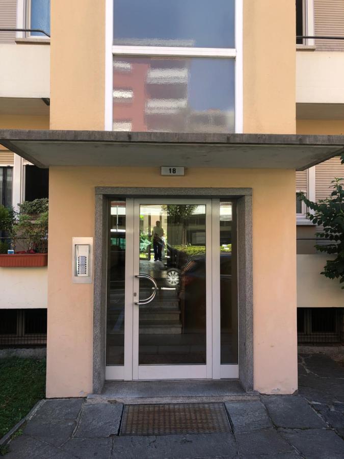 New & Modern Apartment With Beautiful Lake View! Lugano Luaran gambar
