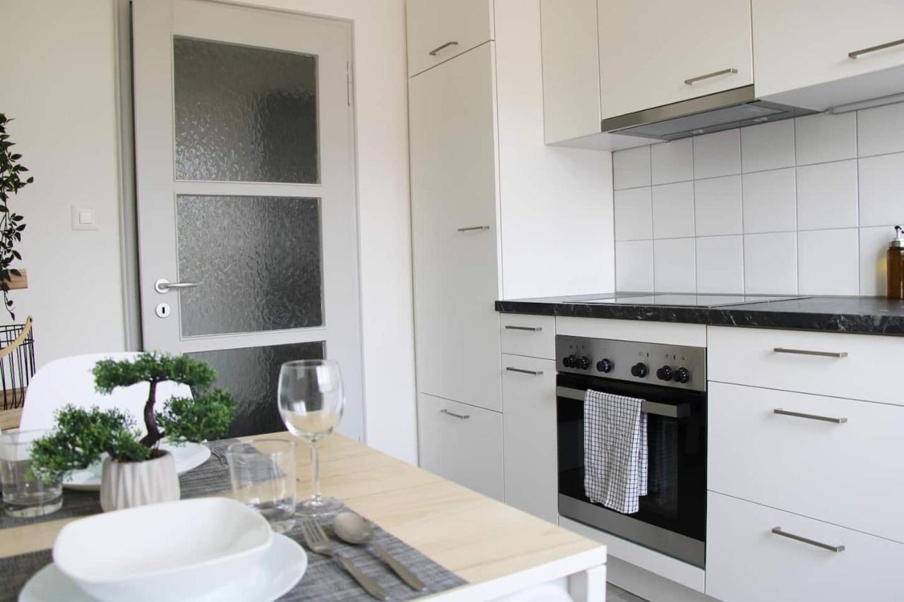New & Modern Apartment With Beautiful Lake View! Lugano Luaran gambar